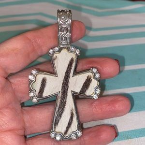 🎄Reversible magnetic bale silver/fur cross pendant w/ zebra print or solid black